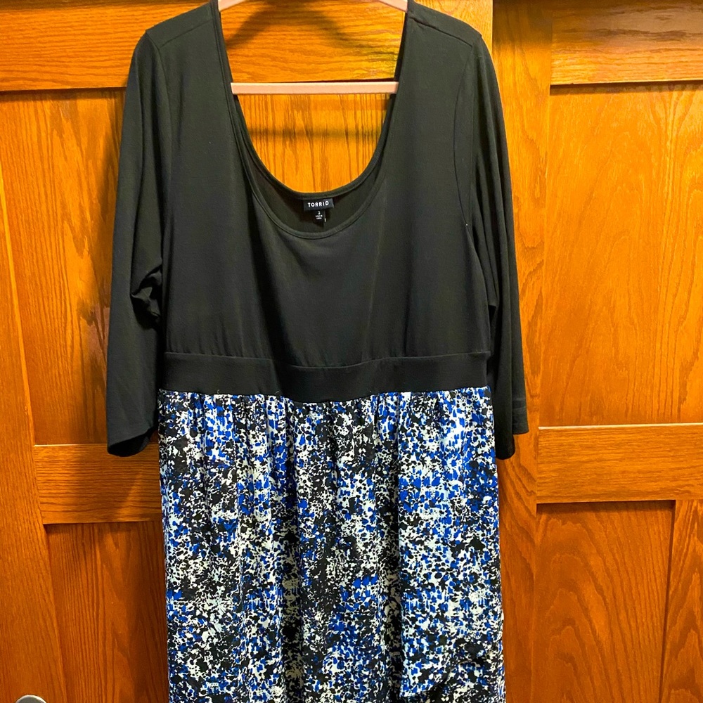 TORRID MIDI SIZE 3 PLUS EUC AND UNIQUE